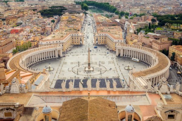 Fotografía aérea de la ciudad del Vaticano en Roma.