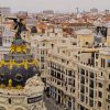 Vistas aéreas de la Metrópolis y tejados en Madrid España.